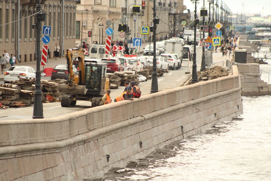 В Петербурге стартует конкурс на обновление Дворцовой набережной между мостами