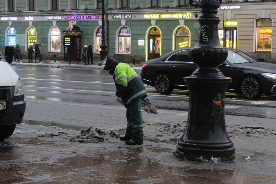 Гололед на дорогах Петербурга и Ленобласти увеличил риск аварий зимой