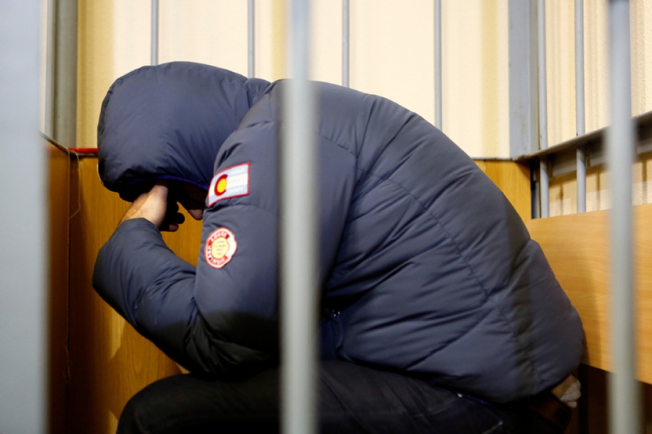 Петербуржец останется в СИЗО до весны по делу о связи со школьницами