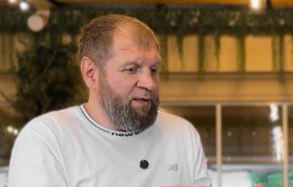 Александр Емельяненко объявил о разводе с Полиной и поделился планами на будущее