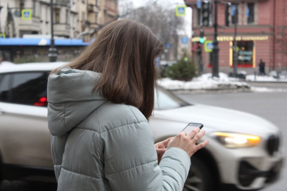 Россиян предупредили об опасности поддельных QR-кодов в городе