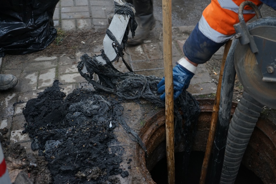 Жителям России рассказали о штрафах за засорение канализации пищевыми отходами