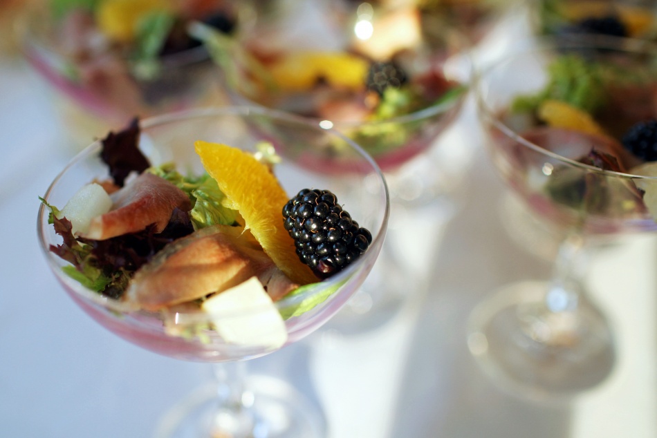 Врач объяснил, почему после новогодних каникул хочется вредной еды