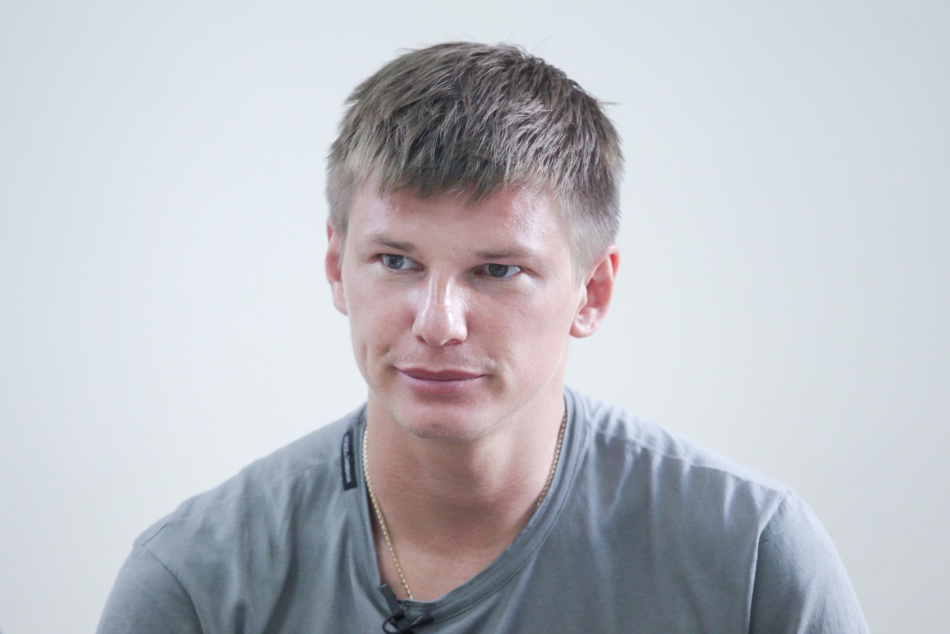 Андрей Аршавин встречает 2026 год с Анной Петрушиной и дочерью Евой