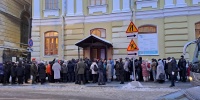 Очередь в Кунсткамеру растянулась до Биржевой площади в снег и мороз