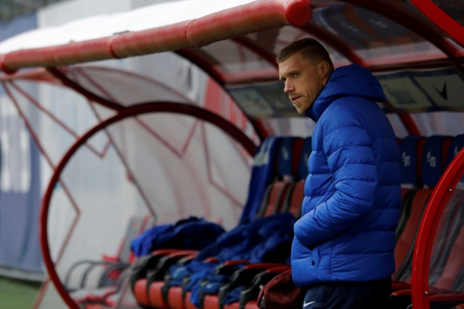 Павел Погребняк проводит отпуск в Саудовской Аравии и отрицает связь с молодой студенткой