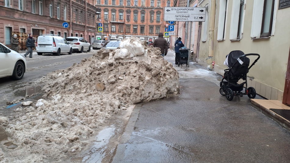 Прокуратура Петербурга усилила контроль за качеством зимней уборки улиц