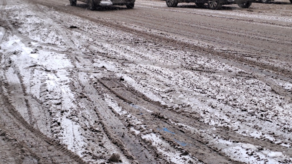 В Петербурге кроссовер Mercedes отправили на штрафстоянку за парковку на тротуаре