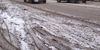 В Петербурге кроссовер Mercedes отправили на штрафстоянку за парковку на тротуаре