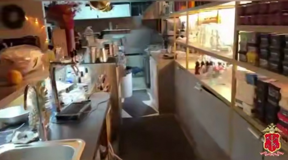 В кальянном баре на Стремянной изъяли крупную партию нелегального алкоголя