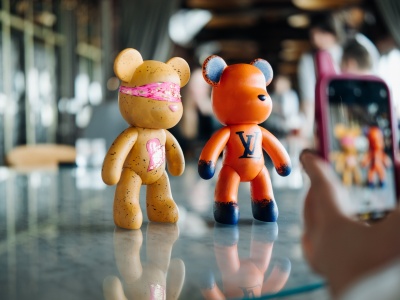 Фото Мастер-класс Роспись мишки Bearbricks в технике флюид-арт Фото Мастер-класс Роспись мишки Bearbricks в технике флюид-арт