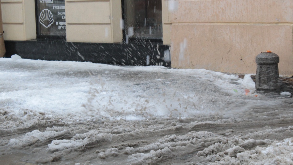 Петербургские коммунальщики вывезли рекордные объемы снега после январского снегопада