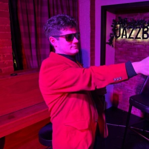 Спектакль "Перестройка. Добро пожаловать в 90-е"