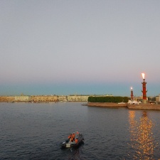 Праздничная подсветка Дворцового моста