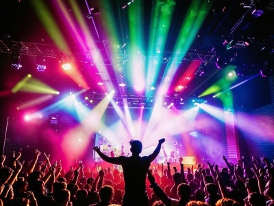 Фото Концерт групп Телеэкран, Побег, Дедовский Свитер, Шумозавры