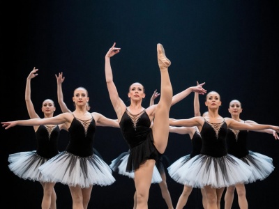 Фото Балет Кармен-сюита. Хороводы Фото Балет Кармен-сюита. Хороводы