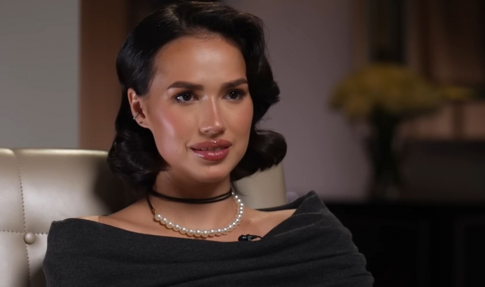 Алина Загитова удивила поклонников тремя эффектными зимними луками без компромиссов