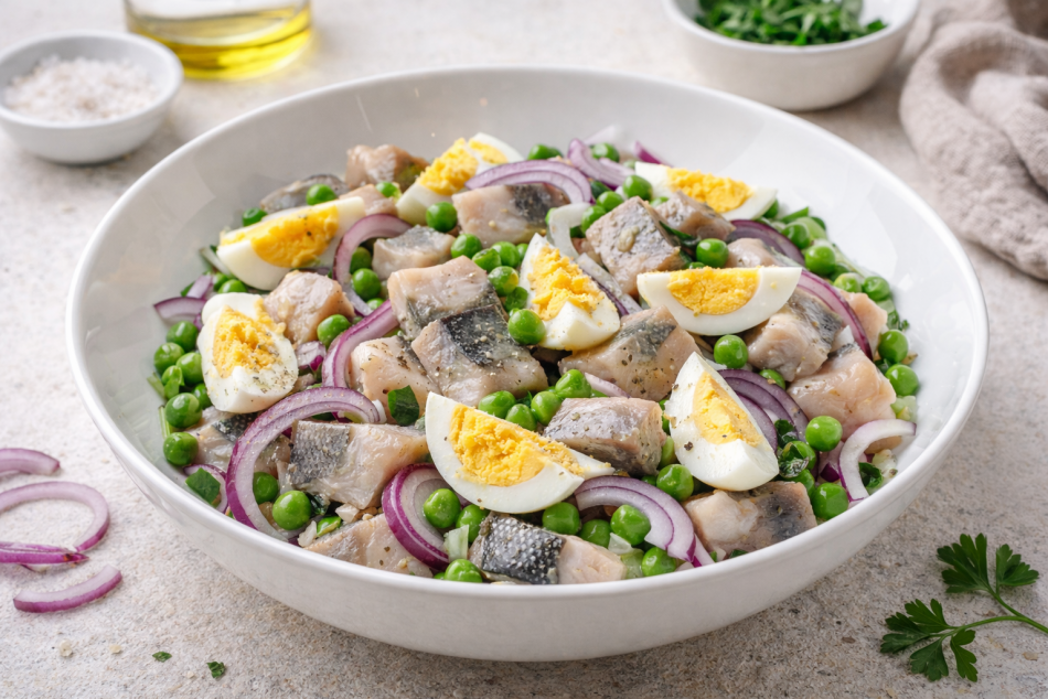 Неожиданный фаворит среди салатов с сельдью на каждый день