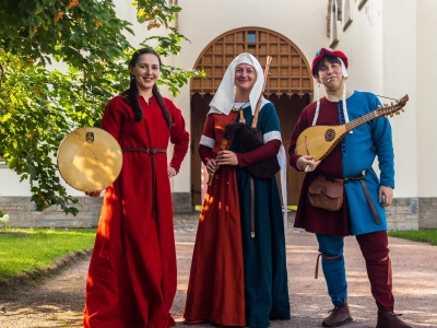 Фото Концерт ансамбля Lauda Novella Средневековые песни о весне и любви при свечах