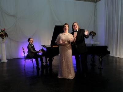 Фото Концерт Эта женщина в окне