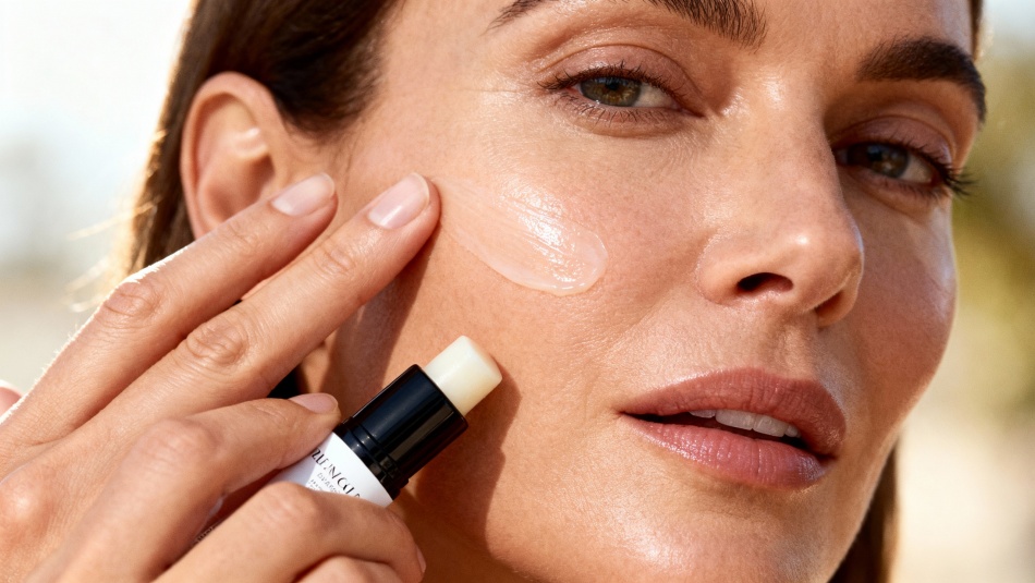 Как добиться естественного сияния: гид по balms и tints для зрелой кожи