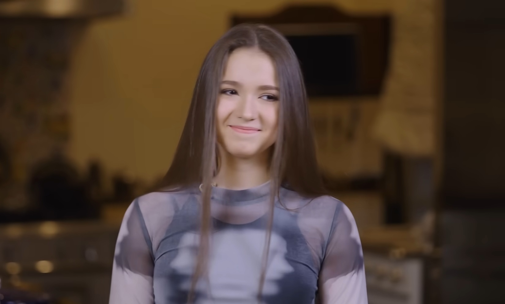 Кадр из youtube-канала &laquo;Ляйсан Утяшева&raquo;