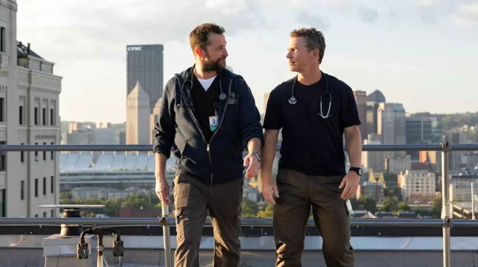 Кадр из сериала Питт