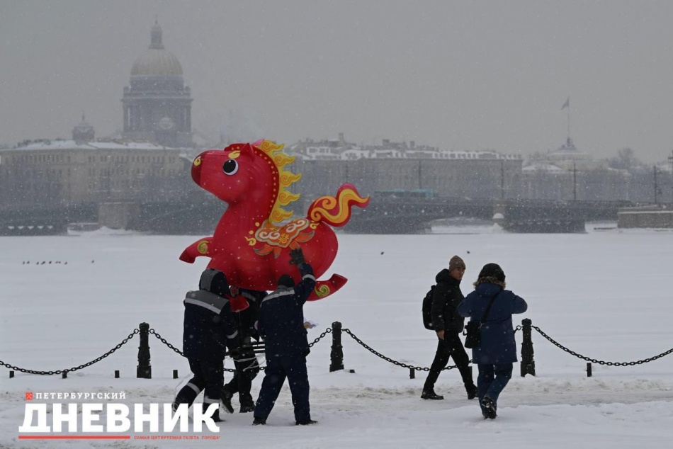 На Заячьем острове стартовала установка декораций к празднованию китайского Нового года