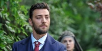 В Турции выдан ордер на арест актера Джейхуна Менгироглу