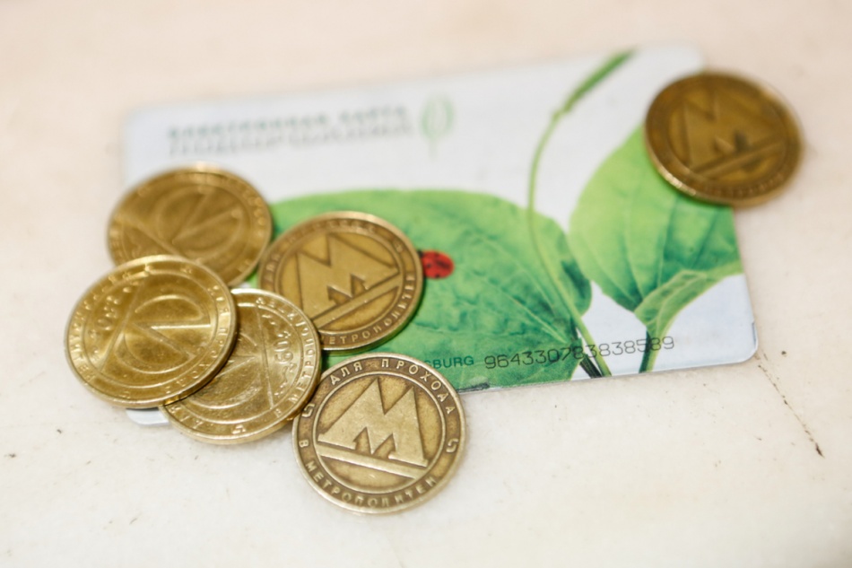 В Петербурге выпустили лимитированные карты к столетию городского автобуса