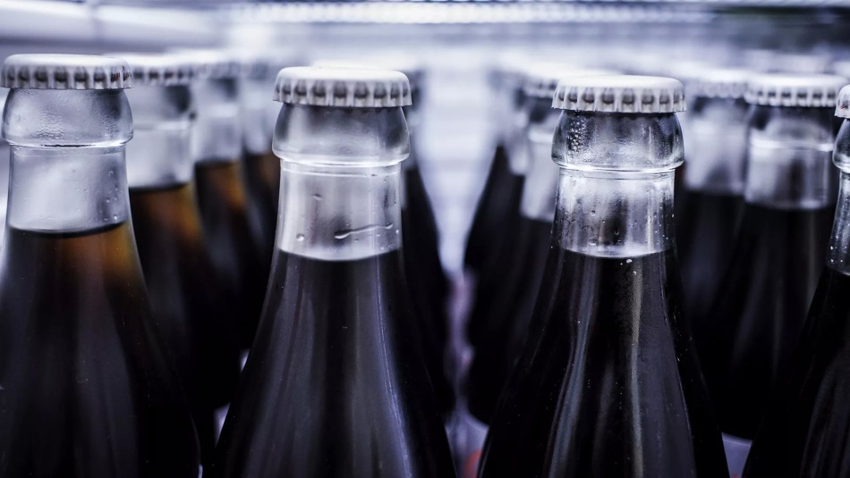 Врач предупредил о смертельных рисках сладкой газировки для сердца и поджелудочной