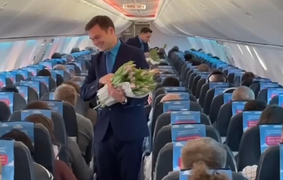 «Победа» организовала необычный рейс ко 8 Марта