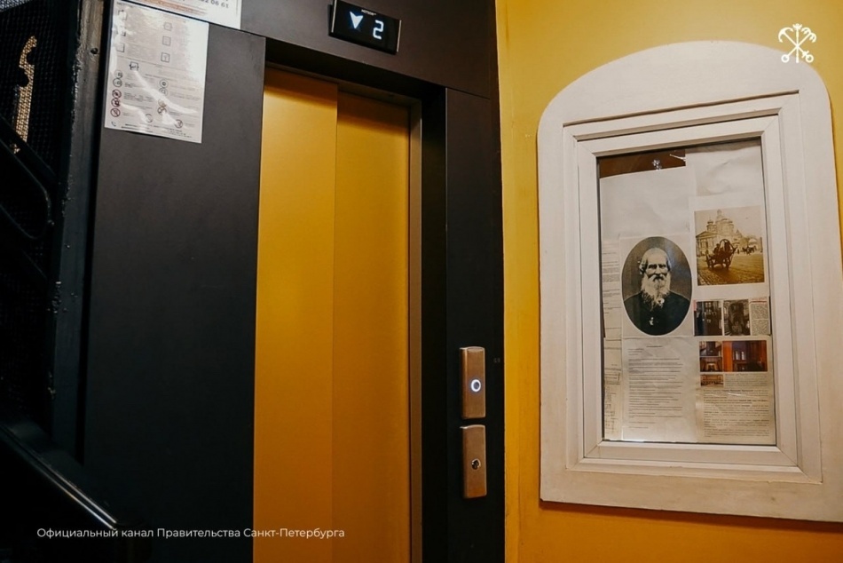 В Петербурге завершили замену всех устаревших лифтов в жилых домах