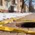 В Ленобласти спасатели вытащили пенсионерку из колодца после падения