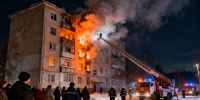 Пожарные спасли троих из горящей квартиры в Стеклянном поселке