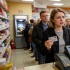 Россияне массово снимают деньги со счетов: что происходит с наличными
