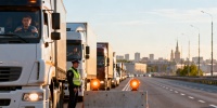 Движение грузовиков по южному КАД ограничат из-за ПМЭФ-2026