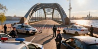 Дворцовый, Троицкий и Литейный мосты закрыли для транспорта 1 мая