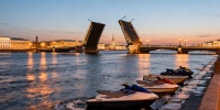 Власти Петербурга ограничили ночные прогулки на маломерных судах по Неве