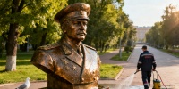 Памятник Жукову в Московском парке Победы тщательно очистили к 9 Мая