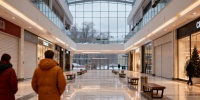 Майские выходные обернулись падением трафика в ТЦ Петербурга