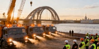 Строители на Большом Смоленском мосту поддержали «Гудок Победы» в Петербурге