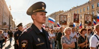 Полиция Петербурга усилила патрулирование на Невском в День Победы