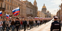 Росгвардия контролировала безопасность на шествии «Бессмертного полка» в центре Петербурга