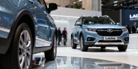 АвтоВАЗ покажет на ПМЭФ-2026 коллекционный ВАЗ-2101 и новую LADA Azimut