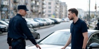 Почему инспектор ГИБДД просит открыть капот и как правильно реагировать