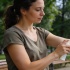 Дерматолог объяснила, как наносить и смывать SPF-крем для тела летом