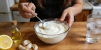 Классический чесночный соус: рецепт, который меняет вкус привычных блюд