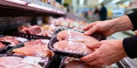 Как распознать накачанную курицу в магазине: признаки и риски