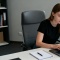 Работа на полный день в декрете: как сохранить выплаты и карьеру